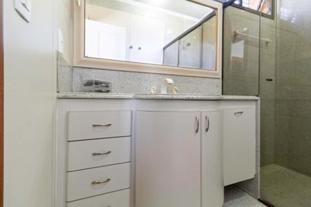 Casa à venda com 1000m², 4 quartos e 11 vagas Casa à venda com 1000m², 4 quartos e 11 vagasBanheiro da suíte 3