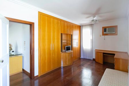 Casa à venda com 1000m², 4 quartos e 11 vagas Casa à venda com 1000m², 4 quartos e 11 vagasSuíte 3