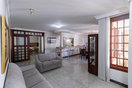 Casa à venda com 1000m², 4 quartos e 11 vagas Casa à venda com 1000m², 4 quartos e 11 vagasSala 2