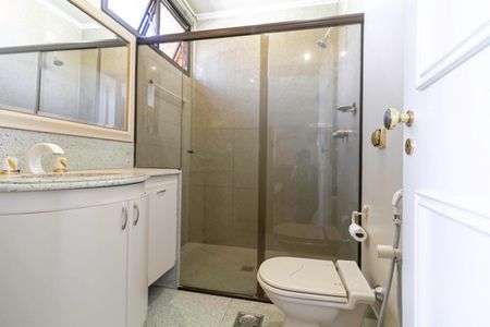 Casa à venda com 1000m², 4 quartos e 11 vagas Casa à venda com 1000m², 4 quartos e 11 vagasBanheiro da suíte 3