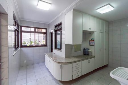 Casa à venda com 1000m², 4 quartos e 11 vagas Casa à venda com 1000m², 4 quartos e 11 vagasÁrea de serviço