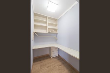 Apartamento à venda com 134m², 3 quartos e 2 vagasEscritório