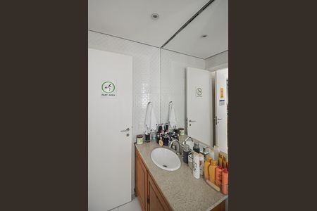 Apartamento à venda com 123m², 3 quartos e 2 vagasBanheiro da Suíte 2