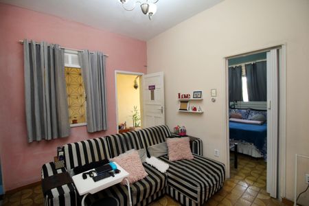 Casa à venda com 111m², 2 quartos e 2 vagasSala