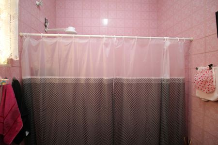 Casa à venda com 111m², 2 quartos e 2 vagasBanheiro