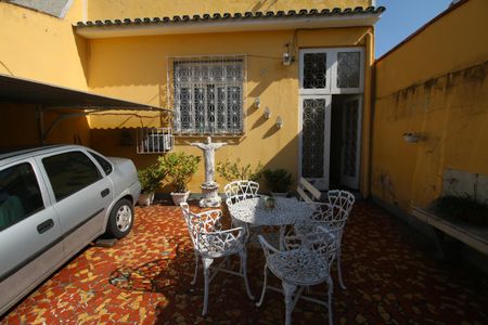 Casa à venda com 111m², 2 quartos e 2 vagasquintal frente e Garagem