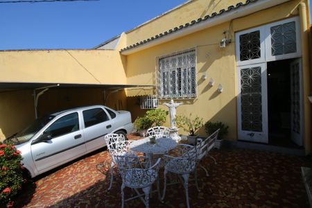 Casa à venda com 111m², 2 quartos e 2 vagasquintal frente e Garagem