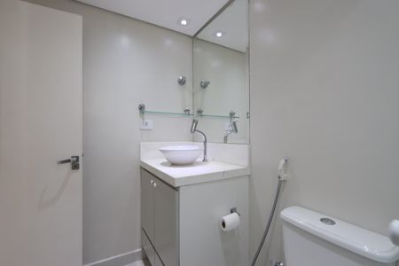 Apartamento à venda com 70m², 2 quartos e 2 vagasBanheiro da Suíte