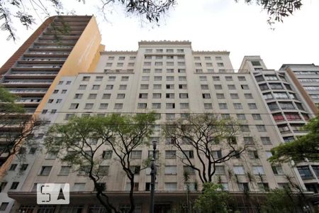 Apartamento para alugar com 57m², 2 quartos e sem vaga Apartamento para alugar com 57m², 2 quartos e sem vagaFachada