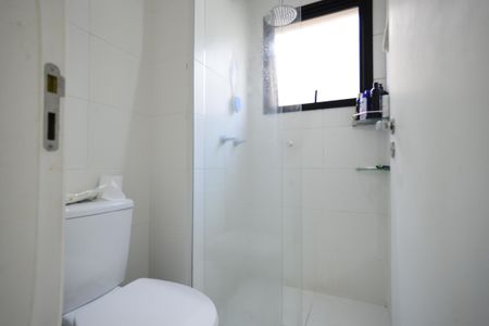 Banheiro de apartamento para alugar com 1 quarto, 42m² em Vila Deodoro, São Paulo