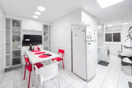 Apartamento para alugar com 176m², 3 quartos e 3 vagasCozinha