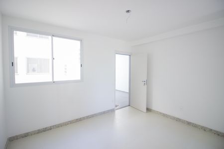 Sala de apartamento para alugar com 2 quartos, 45m² em Centro, Contagem