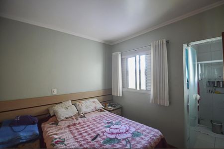 Casa à venda com 236m², 3 quartos e 2 vagasSuíte