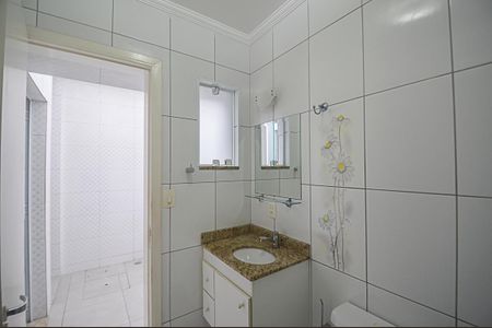 Casa à venda com 236m², 3 quartos e 2 vagasBanheiro 2