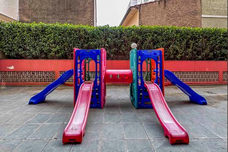 Apartamento à venda com 78m², 3 quartos e 2 vagasÁrea comum - Playground