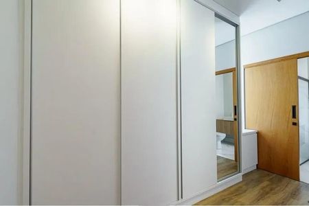 Casa de condomínio à venda com 242m², 3 quartos e 4 vagasSuíte 1