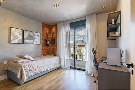 Casa de condomínio à venda com 242m², 3 quartos e 4 vagasSuíte 3