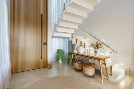 Casa de condomínio à venda com 242m², 3 quartos e 4 vagasEntrada