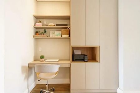 Casa de condomínio à venda com 242m², 3 quartos e 4 vagasEscritório