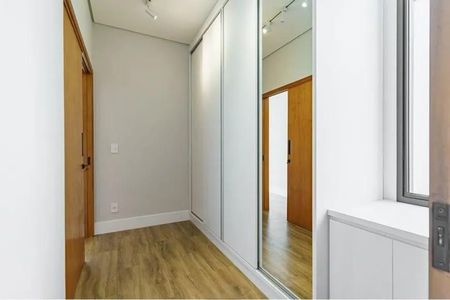 Casa de condomínio à venda com 242m², 3 quartos e 4 vagasSuíte 1