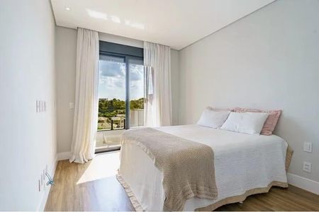 Casa de condomínio à venda com 242m², 3 quartos e 4 vagasSuíte 1