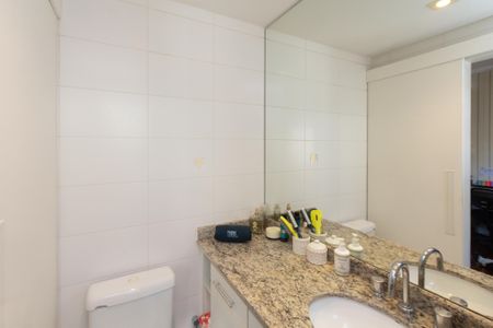 Apartamento à venda com 139m², 3 quartos e 2 vagasBanheiro da Suíte 1