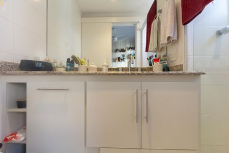 Apartamento à venda com 139m², 3 quartos e 2 vagasBanheiro da Suíte 1