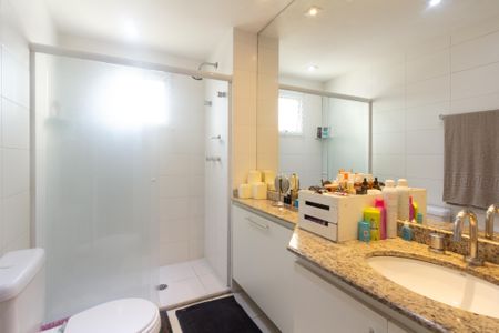 Apartamento à venda com 139m², 3 quartos e 2 vagasBanheiro da Suíte 2