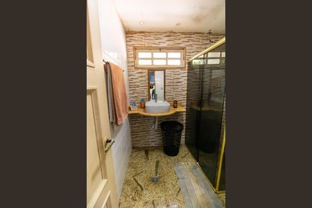 Casa à venda com 897m², 3 quartos e 8 vagasBanheiro Social