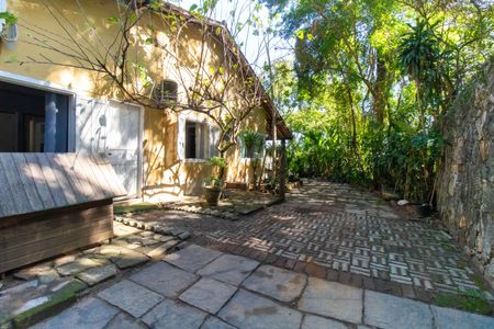 Casa à venda com 897m², 3 quartos e 8 vagasÁrea externa