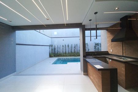 Casa de condomínio à venda com 305m², 4 quartos e 4 vagasCopa