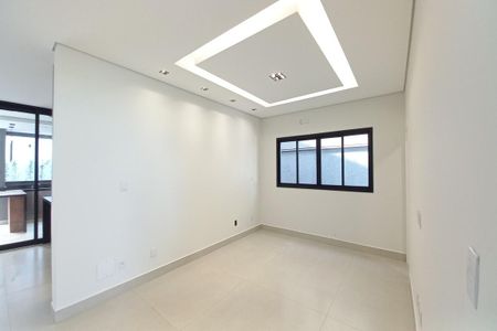 Casa de condomínio à venda com 305m², 4 quartos e 4 vagasSala de TV