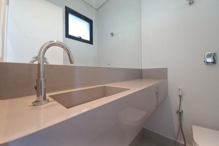 Casa de condomínio à venda com 305m², 4 quartos e 4 vagasLavabo