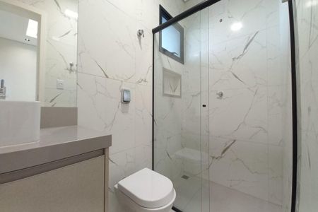 Casa de condomínio à venda com 305m², 4 quartos e 4 vagasBanheiro