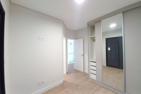 Casa de condomínio à venda com 305m², 4 quartos e 4 vagasQuarto 1 - Suíte