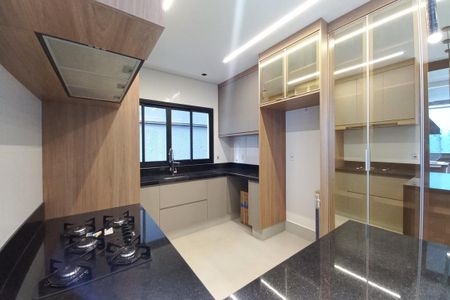 Casa de condomínio à venda com 305m², 4 quartos e 4 vagasCozinha