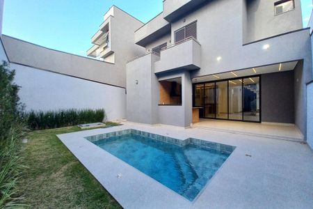 Casa de condomínio à venda com 305m², 4 quartos e 4 vagasÁrea comum - Piscina