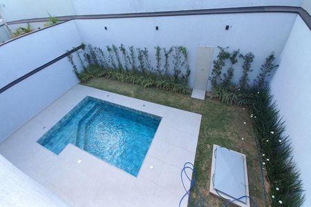 Casa de condomínio à venda com 305m², 4 quartos e 4 vagasVista da Varanda