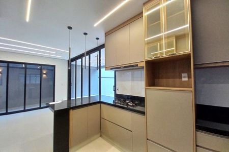 Casa de condomínio à venda com 305m², 4 quartos e 4 vagasCozinha