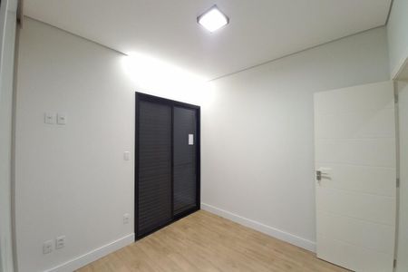 Casa de condomínio à venda com 305m², 4 quartos e 4 vagasQuarto 4 - Suíte