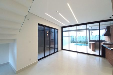 Casa de condomínio à venda com 305m², 4 quartos e 4 vagasCopa