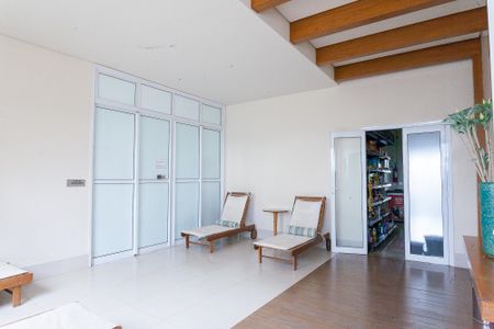 Apartamento à venda com 77m², 1 quarto e 1 vagaÁrea comum