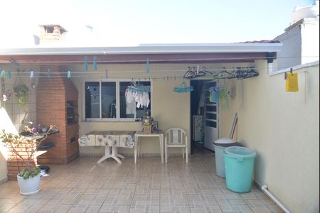 Casa à venda com 216m², 3 quartos e 2 vagasQuintal