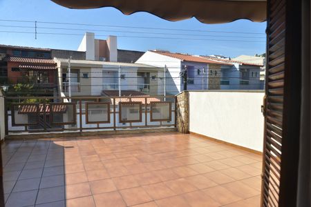 Casa à venda com 216m², 3 quartos e 2 vagasSacada