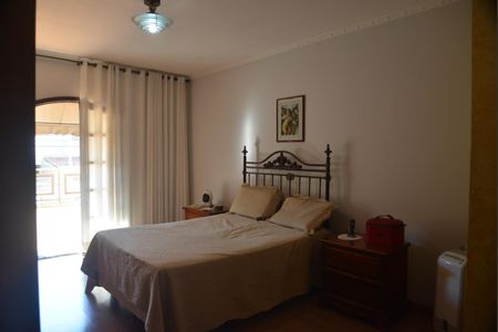 Casa à venda com 216m², 3 quartos e 2 vagasQuarto 3