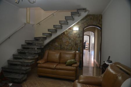 Casa à venda com 216m², 3 quartos e 2 vagasSala