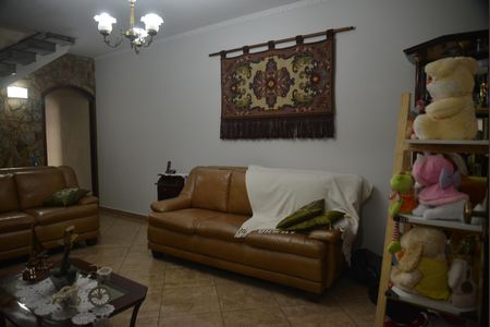 Casa à venda com 216m², 3 quartos e 2 vagasSala