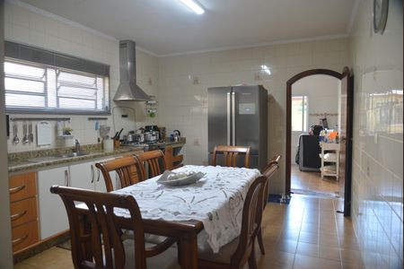 Casa à venda com 216m², 3 quartos e 2 vagasCozinha