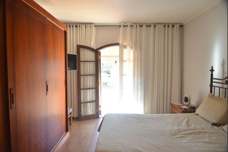 Casa à venda com 216m², 3 quartos e 2 vagasQuarto 3