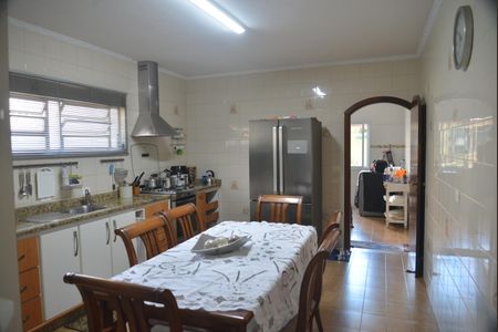 Casa à venda com 216m², 3 quartos e 2 vagasCozinha